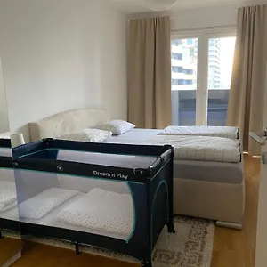 2 Bedroom Next To Metro U1 And Garage Parking Apartment